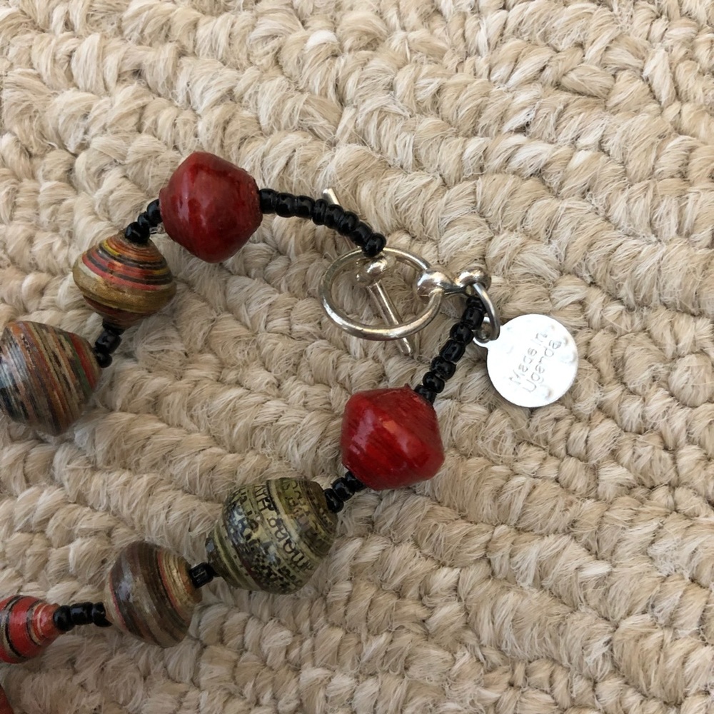 Ugandan ‘Bead for Life’ paper bead necklace - Picture 5 of 8